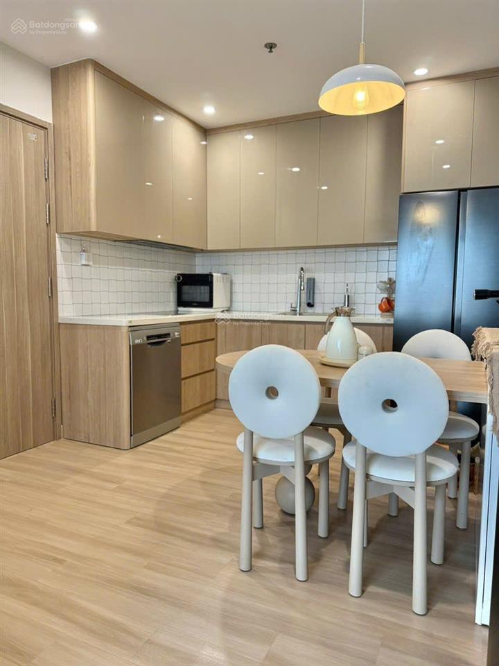 Chính chủ cần bán gấp trong tuần căn 3ngủ 75m tòa s303 tầng 1812 vinhomes smart. giá 4 tỷ 8