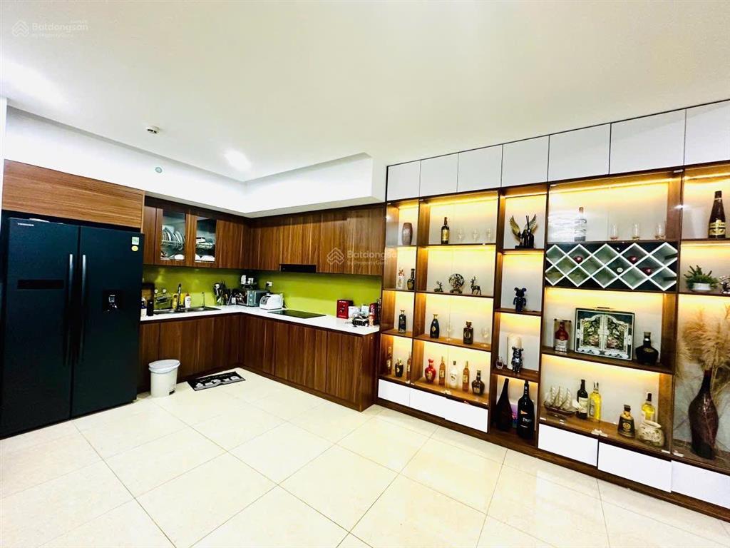 Chính chủ bán căn góc view hồ ban công đông nam new skyline văn quán