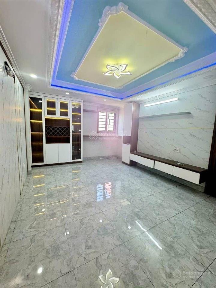 Giá  6 tỷ 850 ( tl ) nhà 4 tầng  đường nhựa 6m  diện tích  4m x 12.2m