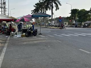 Giá  7 tỷ 400 ( tl )  dt  ( 120m2 ) ngang 6m đẹp, đất mt khu phân lô cao tầng  p.bình đông q.8