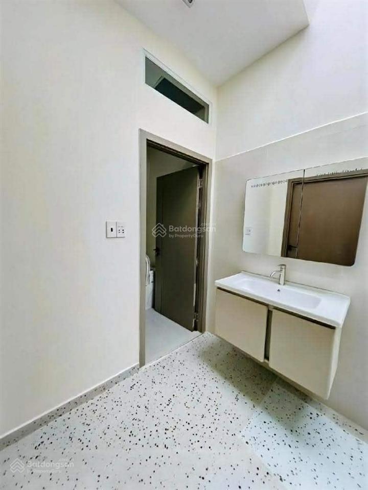 Nhà 2 tầng đường bùi tư toàn ( 53m2 )  giá  5 tỷ nhĩnh