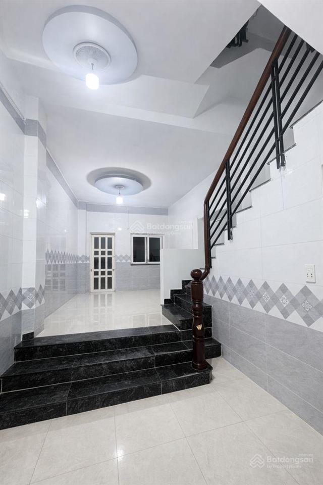 Nhà 4 tầng  mặt tiền kinh doanh khu bình phú q.6 ( 64m2 ) 5pn, 5wc  giá  9 tỷ nhĩnh