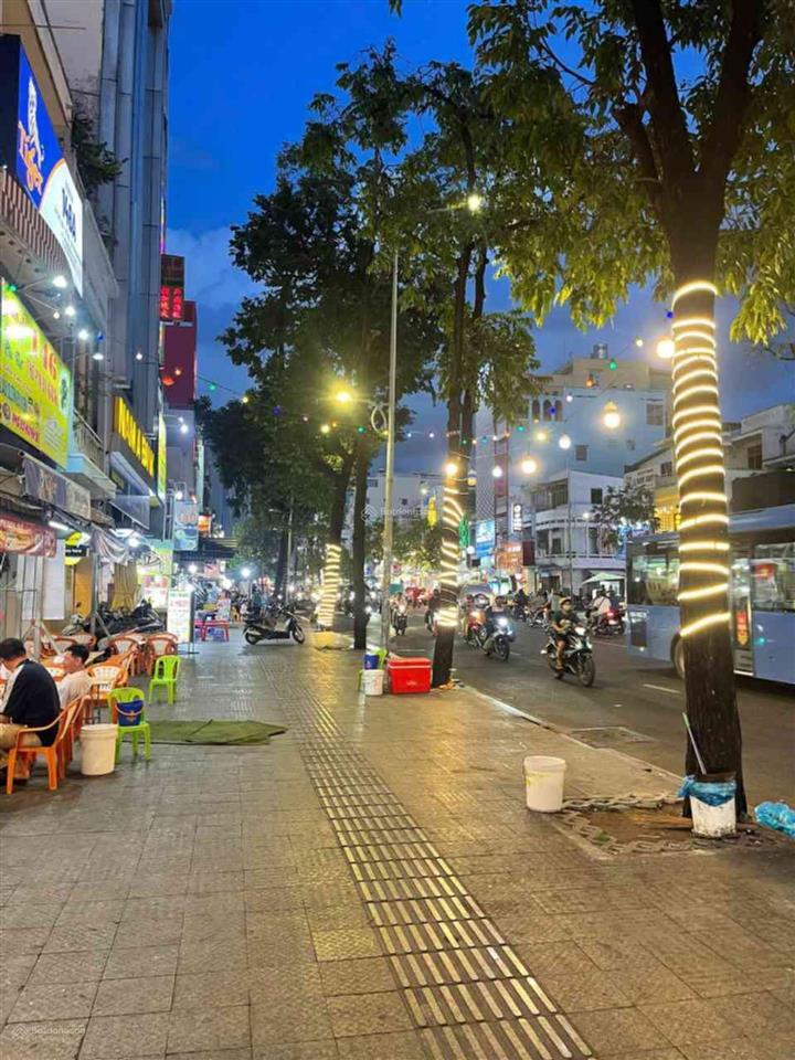 Mặt tiền hậu giang, ngang 4.4m  4 tầng có sẵn ô chờ thang máy  chỉ 35 tỷ  đang có dòng tiền sẵn