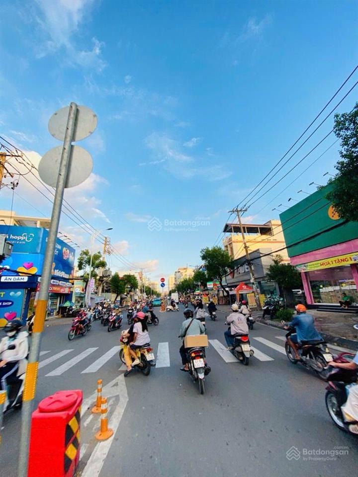 Chỉ 13 tỷ a/c sở hữu ngay mặt tiền đường lê văn quới  (93m2) 2 tầng, ngang 4m6 nở hậu đẹp