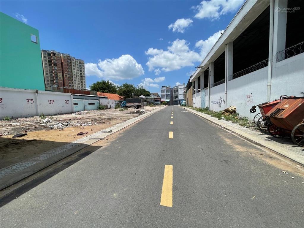 Lô đất ngang 4m x dài 16m (nở hậu đẹp) giá 5 tỷ 500  nằm ngay trương đình hội, phường phú định
