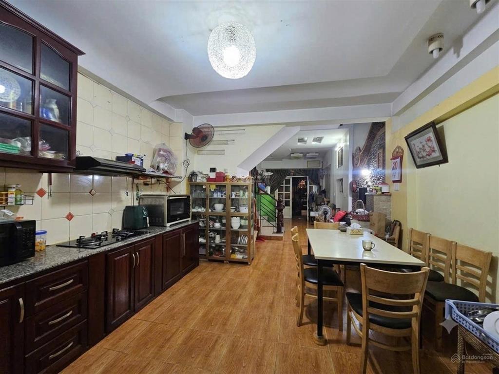 Nhà mặt tiền đường số khu tên lửa (64m2) 4 tầng  giá 8 tỷ 300 (thương lượng)