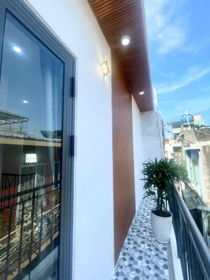 Nhà hẻm trung tâm 3 tầng kiên cố, sát chợ Cồn - Big C, giá rẻ phân khúc nhỏ gọn