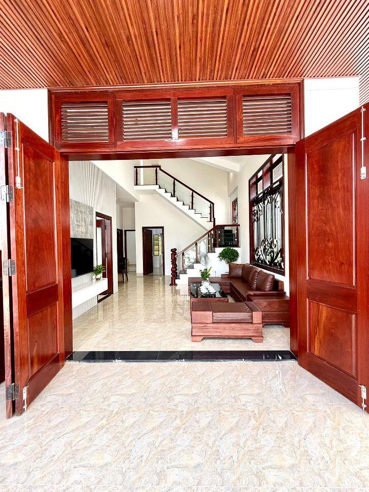 Nhà 2 lô liền kề, đối diện công viên, đường Nguyễn Ân - Hoà Xuân