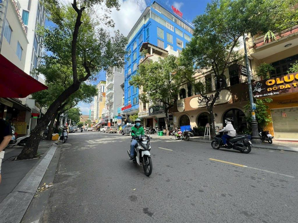 Bán nhà 2 tầng, đường trần đình long, sát sông thăng long, dt 100m2, giá 6,3 tỷ