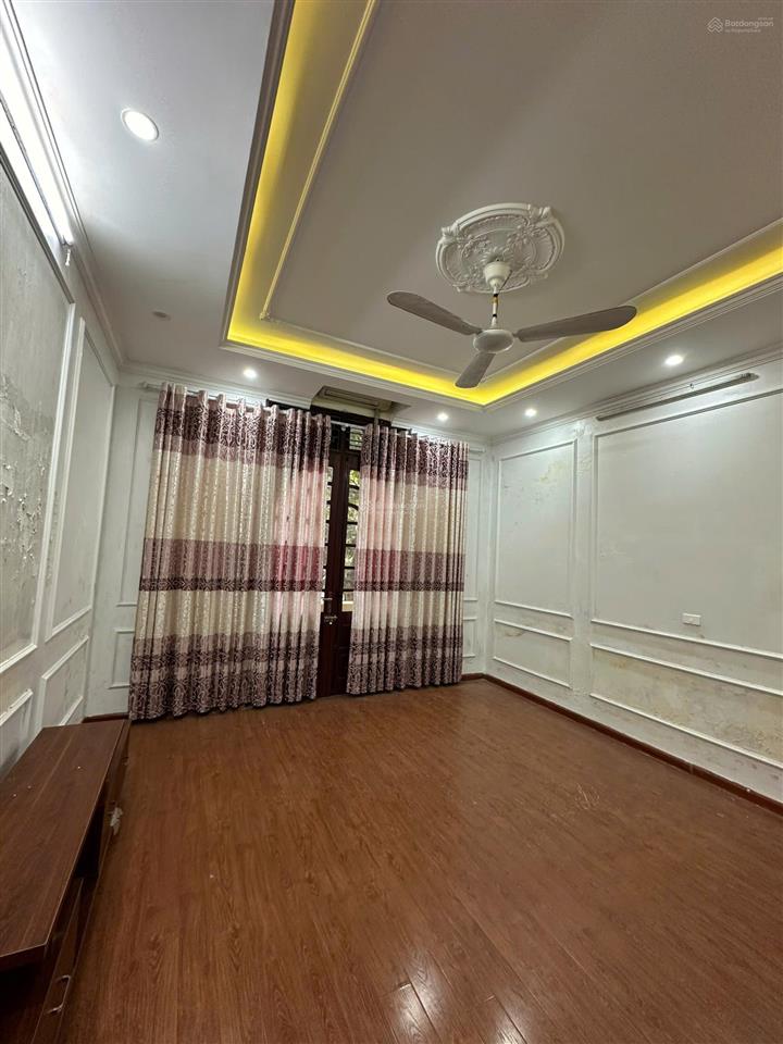 Mời thuê nhà 3 tầng ở vườn hoa chợ suối hoa, phường kinh bắc, giá 15tr