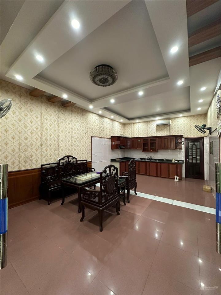 Mời thuê nhà 3 tầng ở vườn hoa chợ suối hoa, phường kinh bắc, giá 15tr