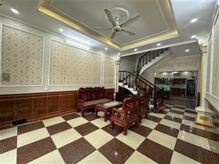 Mời thuê nhà 3 tầng ở vườn hoa chợ suối hoa, phường kinh bắc, giá 15tr