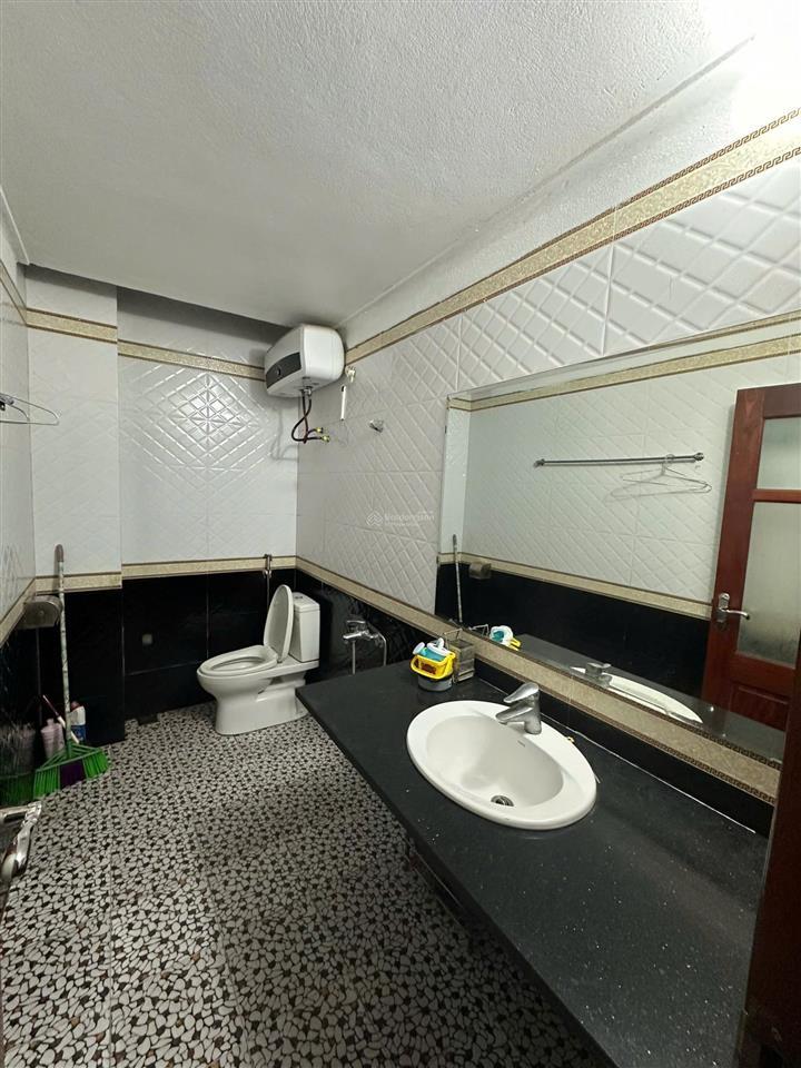 Mời thuê nhà 3 tầng ở vườn hoa chợ suối hoa, phường kinh bắc, giá 15tr