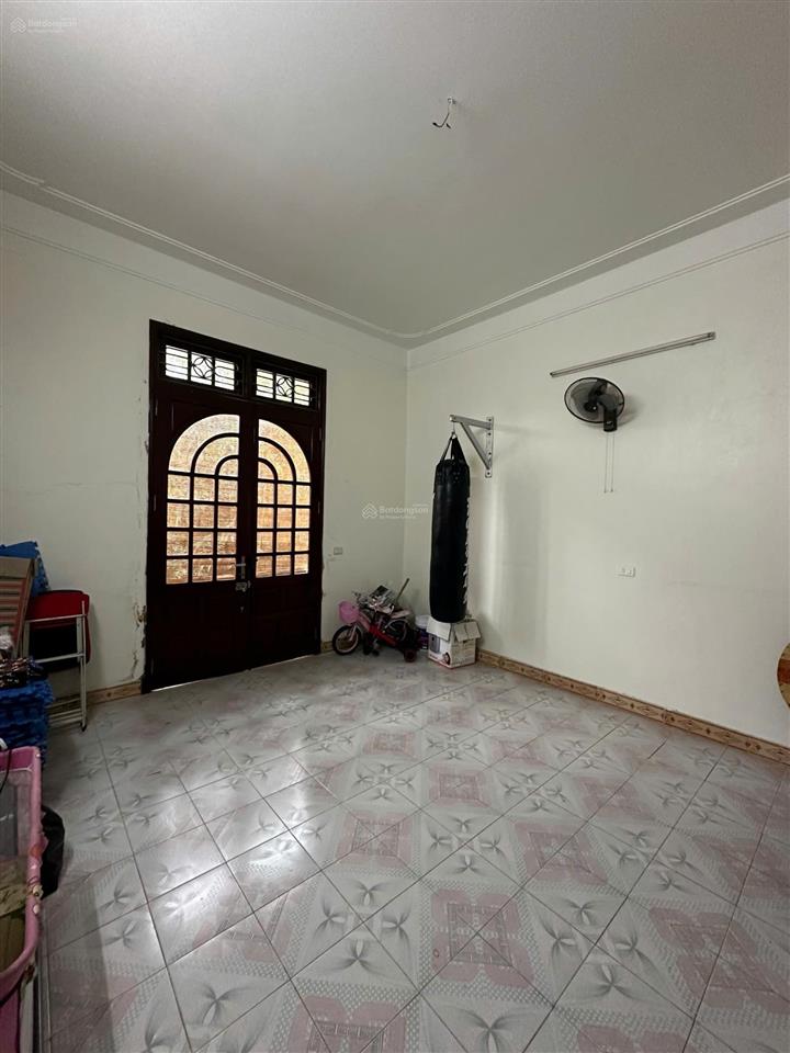 Mời thuê nhà 3 tầng ở vườn hoa chợ suối hoa, phường kinh bắc, giá 15tr