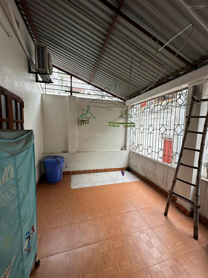 Mời thuê nhà 3 tầng ở vườn hoa chợ suối hoa, phường kinh bắc, giá 15tr