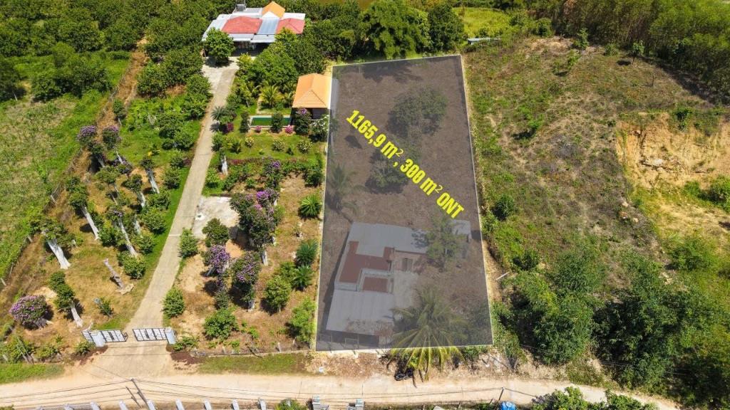 BÁN LÔ ĐẤT CÓ NHÀ CẤP 4 Ở KHÁNH ĐÔNG ,KHÁNH VĨNH. DT 1165m2 CÓ 300m2 THỔ . GIÁ 1 TỶ 199 TRIỆU 