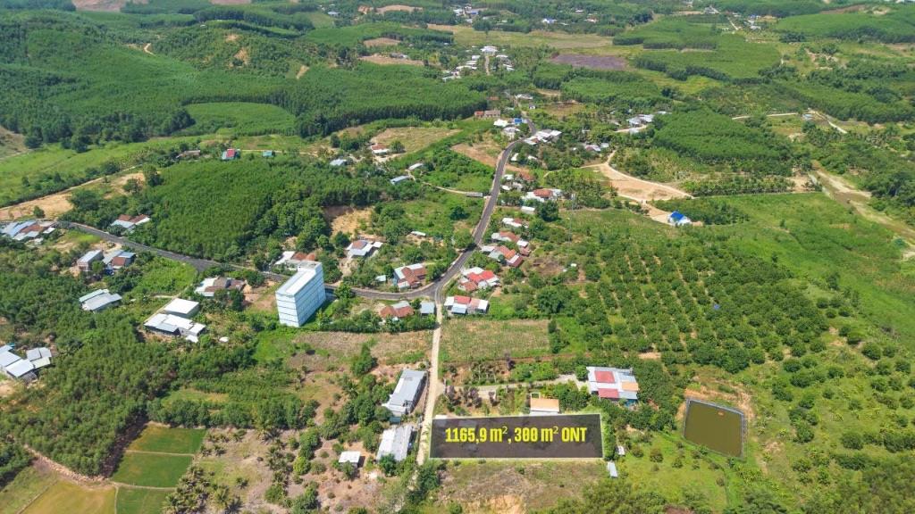 BÁN LÔ ĐẤT CÓ NHÀ CẤP 4 Ở KHÁNH ĐÔNG ,KHÁNH VĨNH. DT 1165m2 CÓ 300m2 THỔ . GIÁ 1 TỶ 199 TRIỆU 