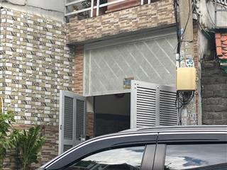Chính chủ cho thuê nhà mặt tiền ở đường Giải Phóng , Tân Bình . 3 PN , 1 phòng thờ , 3 wC . Có chỗ để xe oto . GIÁ 16 tr