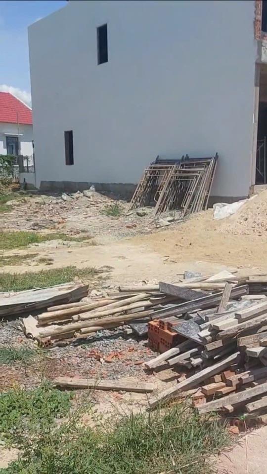 Chính chủ bán lô đất đẹp ở Diên Phú, D Khánh . DT 110,7m2 , full thổ . Vị trí đẹp . Giá chỉ 849 triệu bao giấy tờ