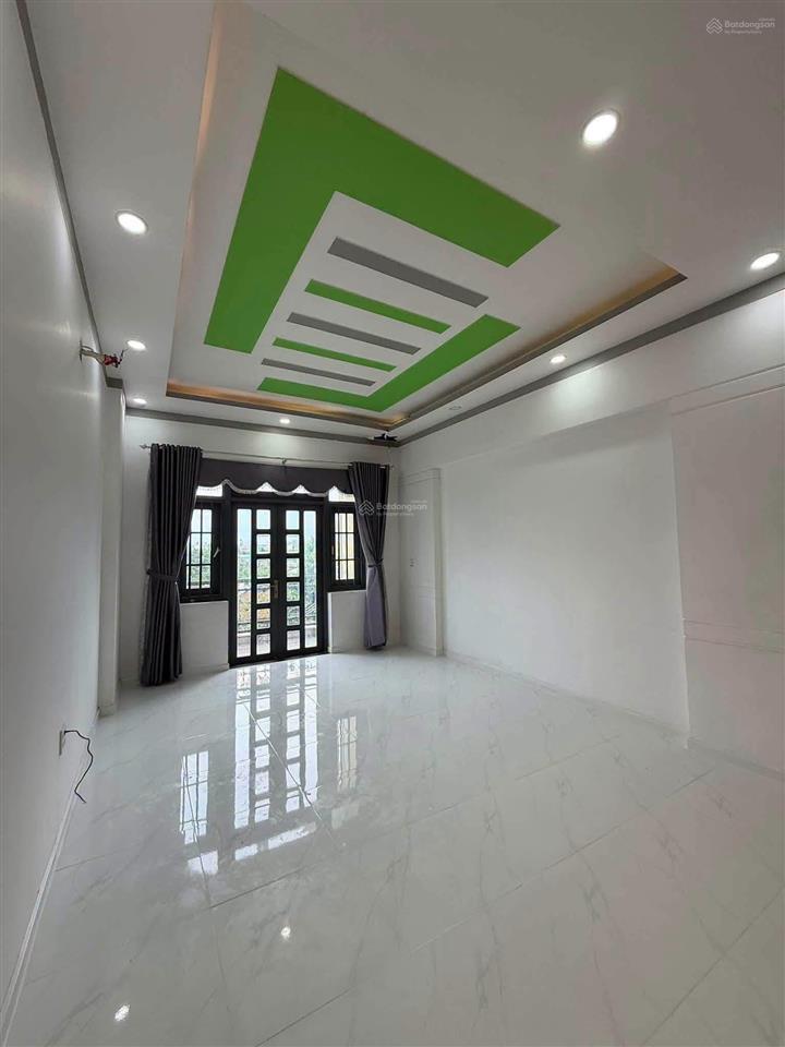 Cho thuê biệt thự 150m2 gần chợ dĩ an, 3 tầng mặt tiền kinh doanh. 3pn