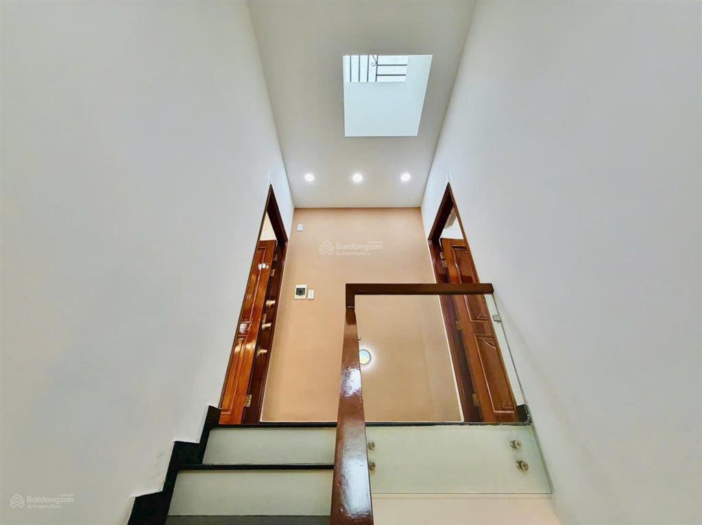 Lên sóng căn mặt tiền kinh doanh đa ngành nghề  gần công viên làng hoa