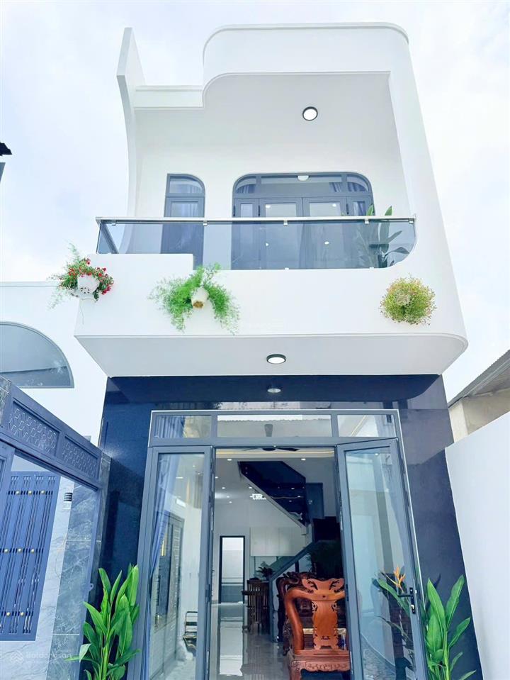 Nhà đẹp mới xây full nội thất chỉ 4,95 tỷ còn thương lượng!
