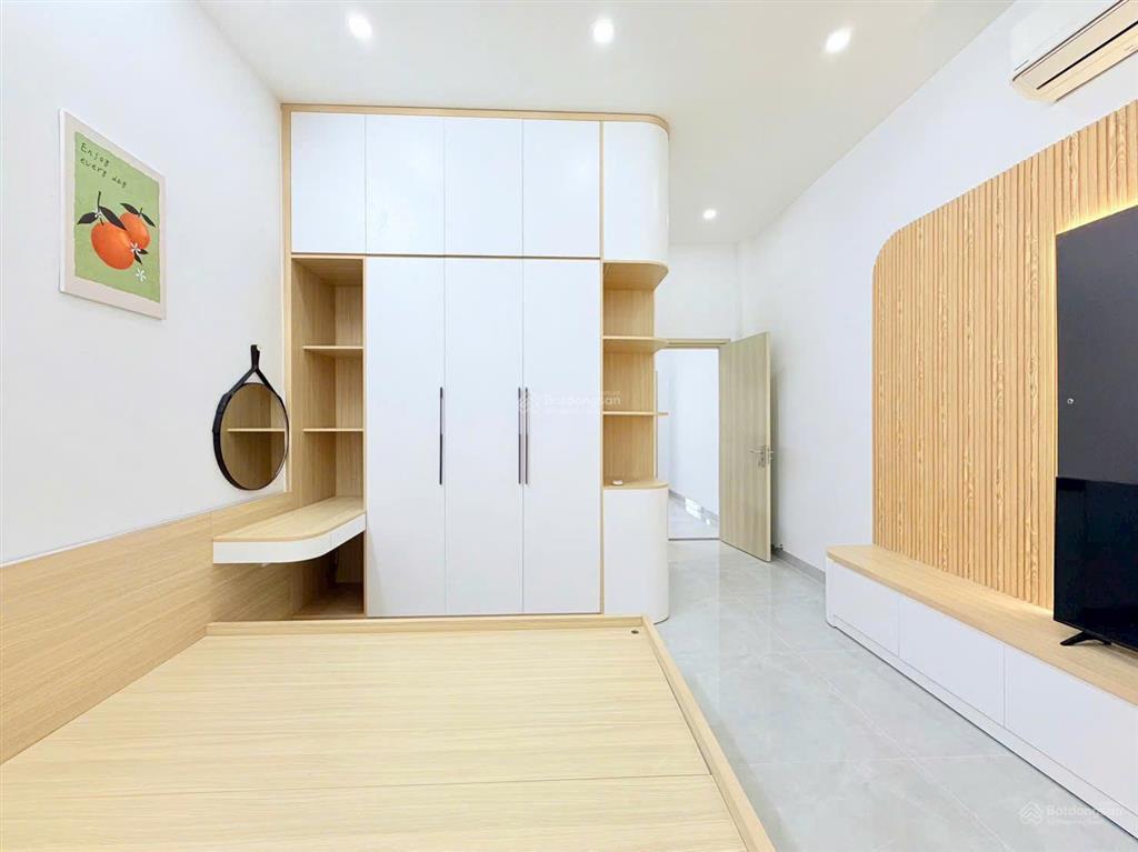 Nhà đẹp mới xây full nội thất chỉ 4,95 tỷ còn thương lượng!