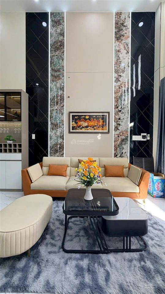 Bán nhanh nhà đẹp, nội thất mới, khu dân cư an ninh, thuận tiện di chuyển, đủ tiện ích xung quanh