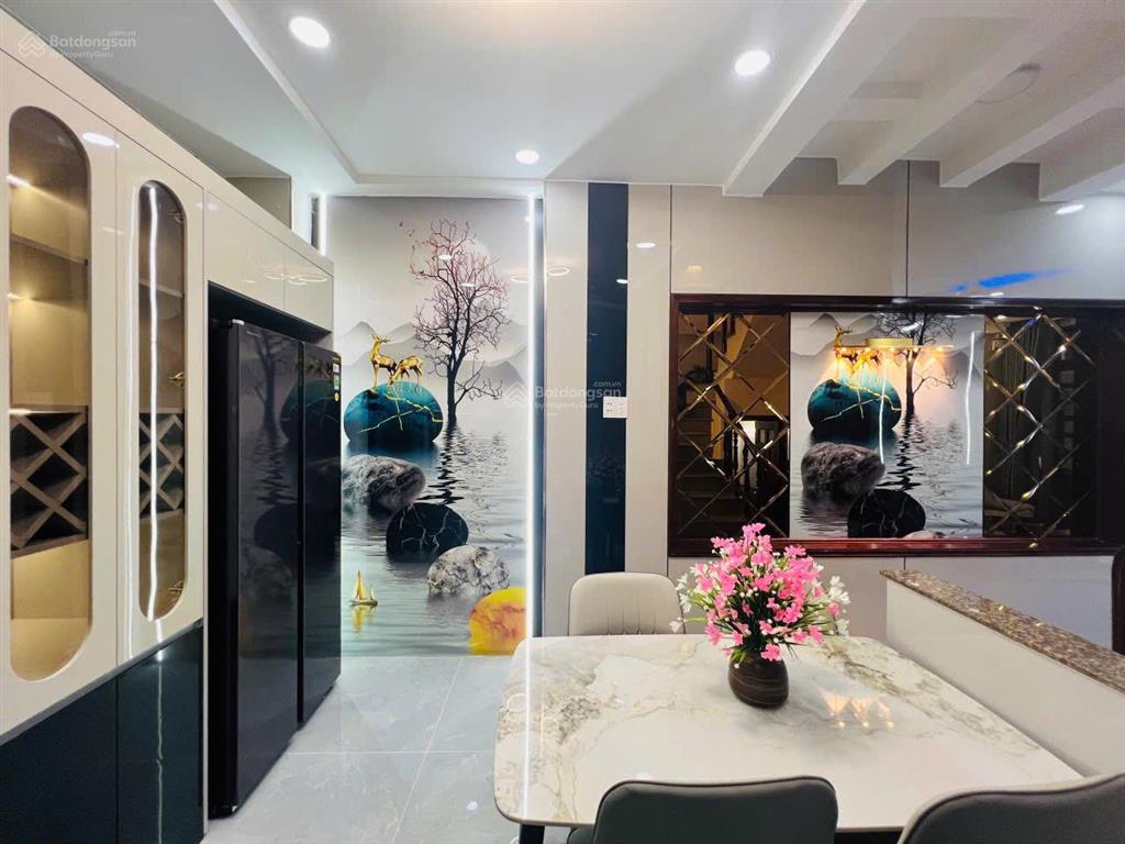 Lên sóng nhà vị trí đẹp, tặng full nội thất, đủ công năng, khu dân cư an ninh, thuận di chuyển