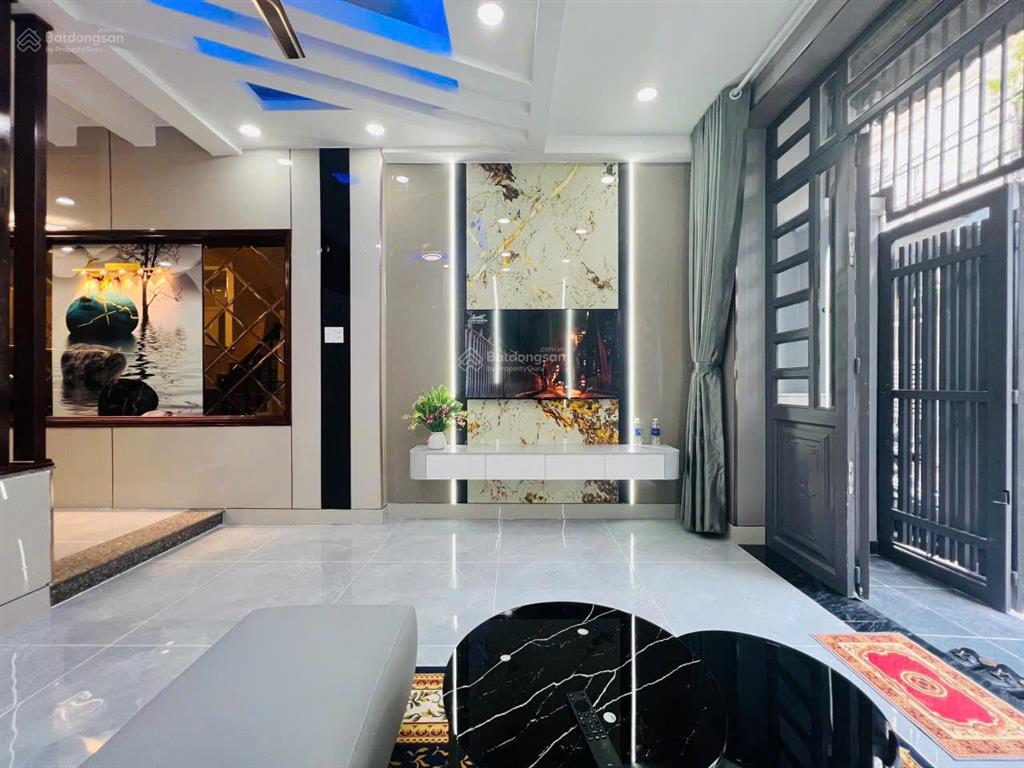 Lên sóng nhà vị trí đẹp, tặng full nội thất, đủ công năng, khu dân cư an ninh, thuận di chuyển