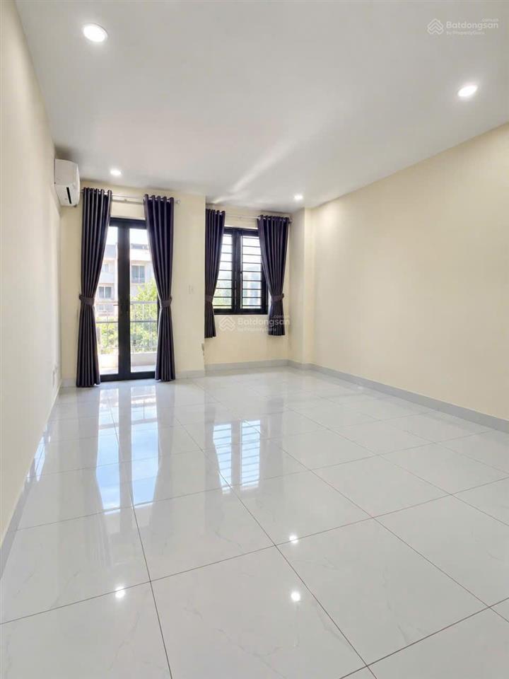 Bán nhanh nhà 2 tầng nguyễn văn quá, hẻm ô tô, khu dân cư an ninh, giao thông thuận tiện, giá tốt