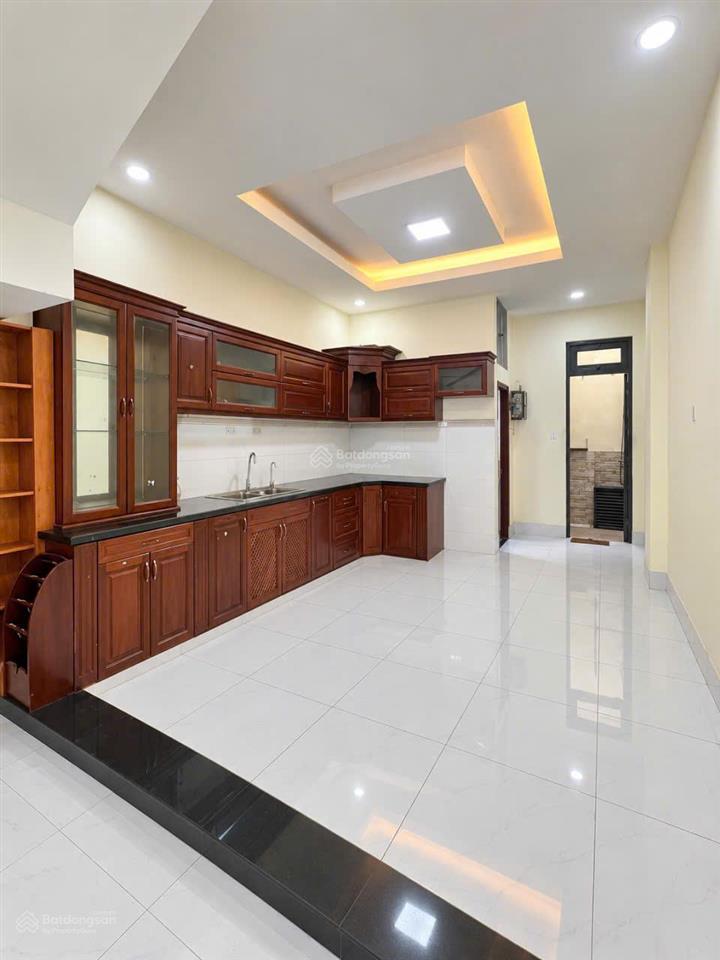 Bán nhanh nhà 2 tầng nguyễn văn quá, hẻm ô tô, khu dân cư an ninh, giao thông thuận tiện, giá tốt