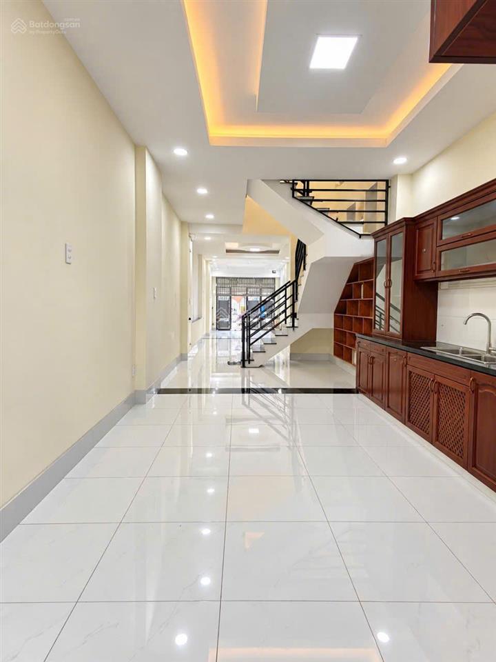 Bán nhanh nhà 2 tầng nguyễn văn quá, hẻm ô tô, khu dân cư an ninh, giao thông thuận tiện, giá tốt