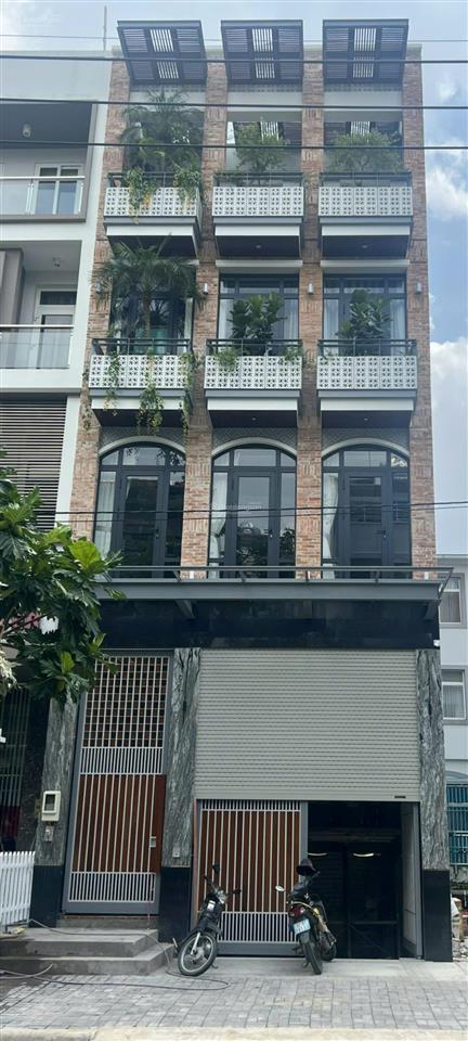 Cần bán gấp nhà phố đường cao triều phát, phú mỹ hưng giá giảm mạnh từ 30.5 tỷ còn 28.5 tỷ