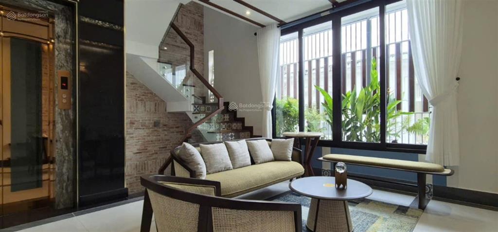 Cần bán gấp nhà phố đường cao triều phát, phú mỹ hưng giá giảm mạnh từ 30.5 tỷ còn 28.5 tỷ