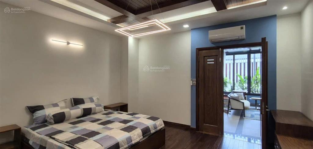 Cần bán gấp nhà phố đường cao triều phát, phú mỹ hưng giá giảm mạnh từ 30.5 tỷ còn 28.5 tỷ