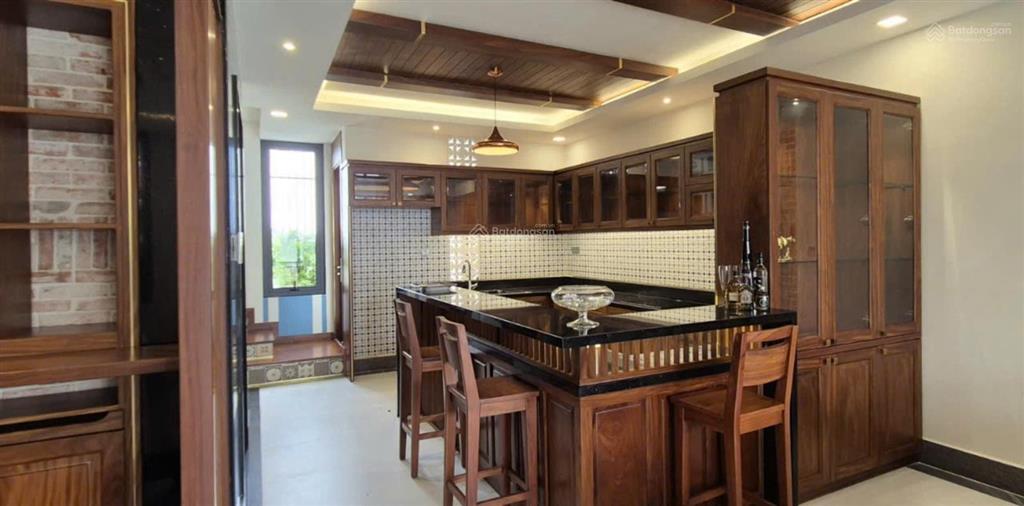 Cần bán gấp nhà phố đường cao triều phát, phú mỹ hưng giá giảm mạnh từ 30.5 tỷ còn 28.5 tỷ