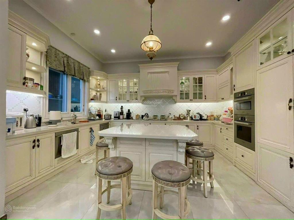 Giảm sâu từ 37 tỷ xuống còn 32,8 tỷ. cần bán biệt thự hưng thái 1  phú mỹ hưng