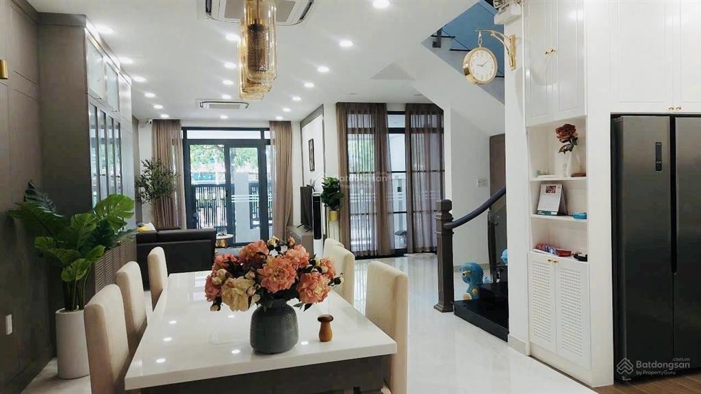 Cần bán căn góc giá 80 tỷ biệt thự mỹ văn đường số 17, phú mỹ hưng, quận 7