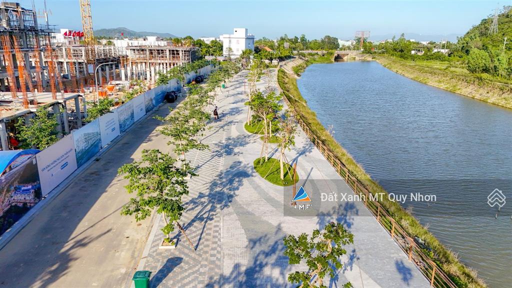 Duy nhất 1 căn nhà 5 tầng quy nhơn view sông shophouse solera giá chỉ 30tr/m2