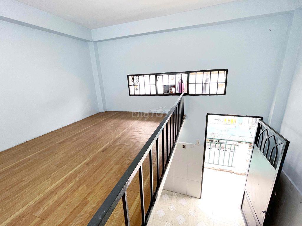 Phòng có gác, ban công chỉ từ 2.4 tr gần chợ An Nhơn P6