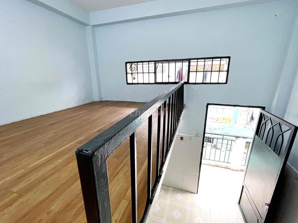 Phòng có gác, ban công chỉ từ 2.4 tr gần chợ An Nhơn P6