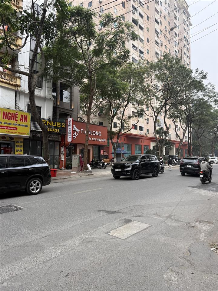 Bán tòa nhà 6 tầng khu chia lô ngõ ô tô phố nguyễn thị định, dt 80m, giá 33 tỷ 600 triệu.
