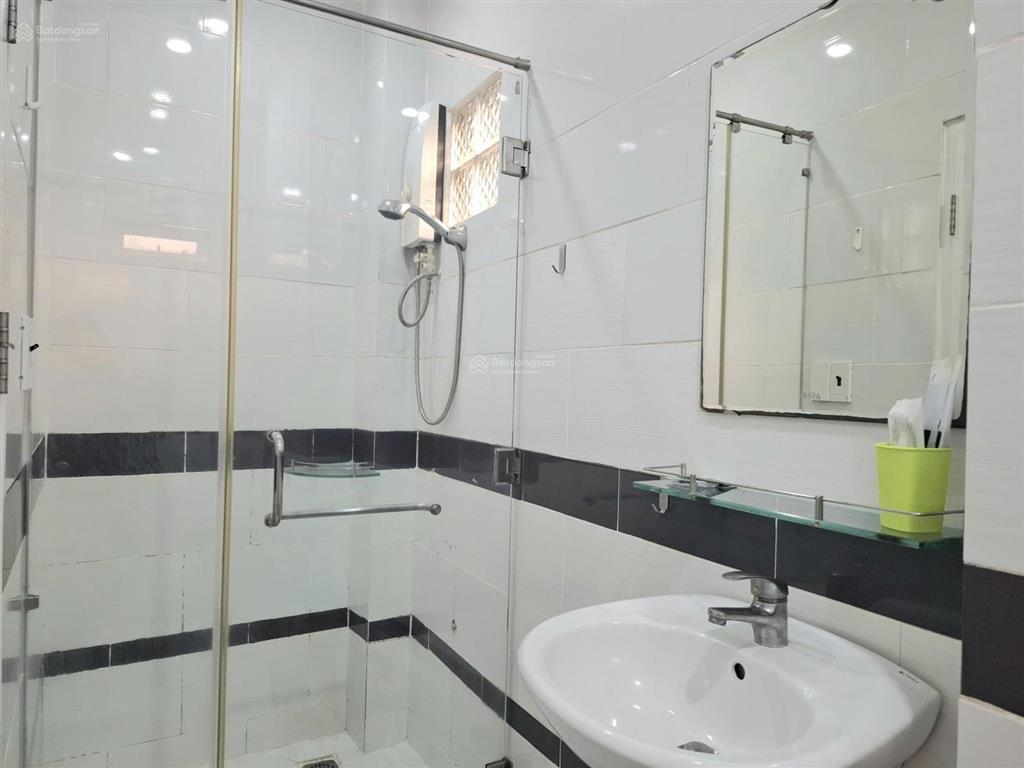Cho thuê căn hộ 1 pn 32m2, giá chỉ 7,5 triệu/th, ở 181 âu dương lân, q8, hcm, giá tốt