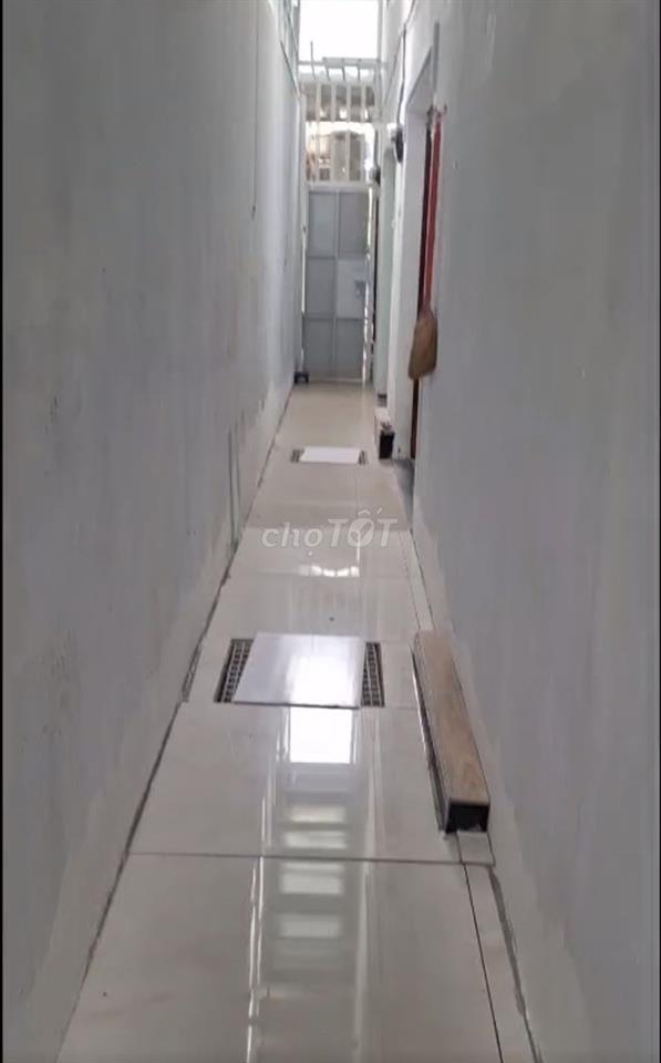 CHO THUÊ PHÒNG TRỌ MỚI XÂY  – HẺM XE HƠI – CÓ MÁY LẠNH