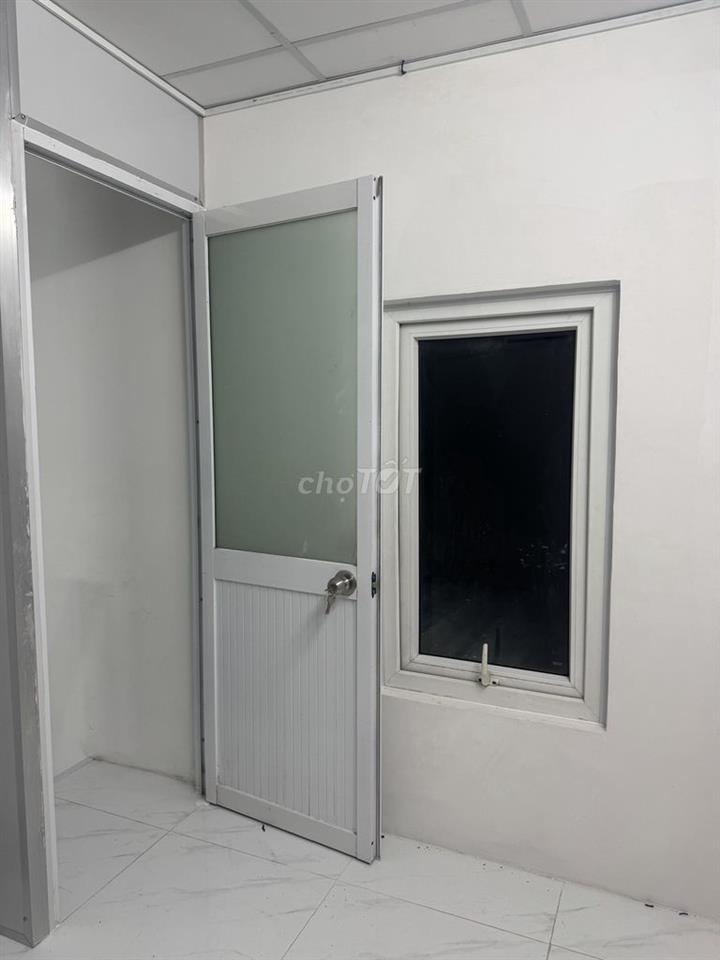 CHO THUÊ PHÒNG TRỌ MỚI XÂY  – HẺM XE HƠI – CÓ MÁY LẠNH