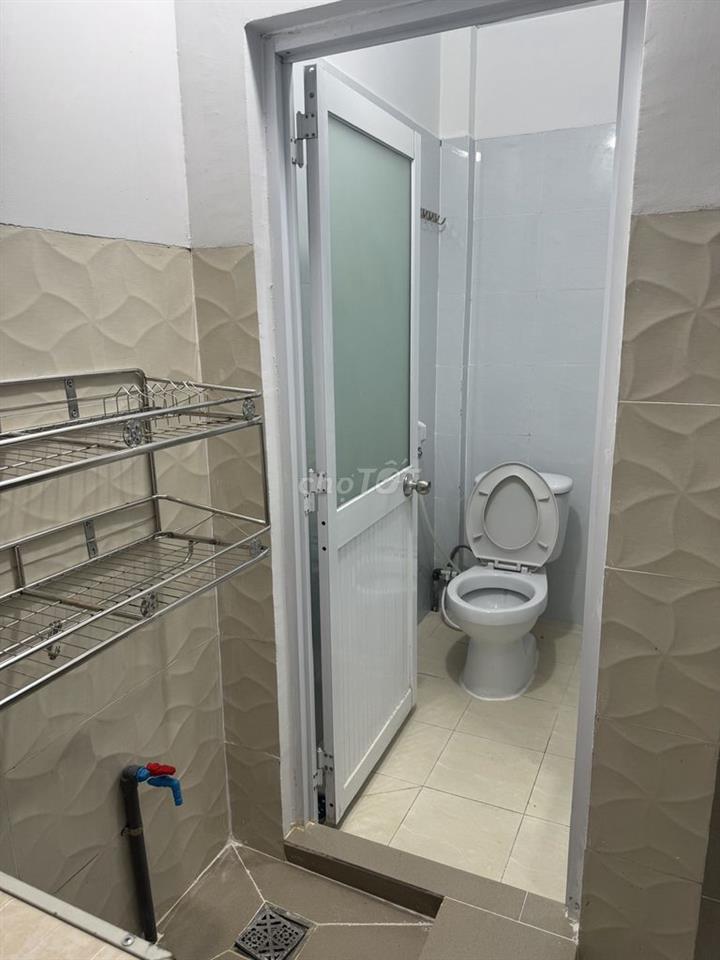 CHO THUÊ PHÒNG TRỌ MỚI XÂY  – HẺM XE HƠI – CÓ MÁY LẠNH