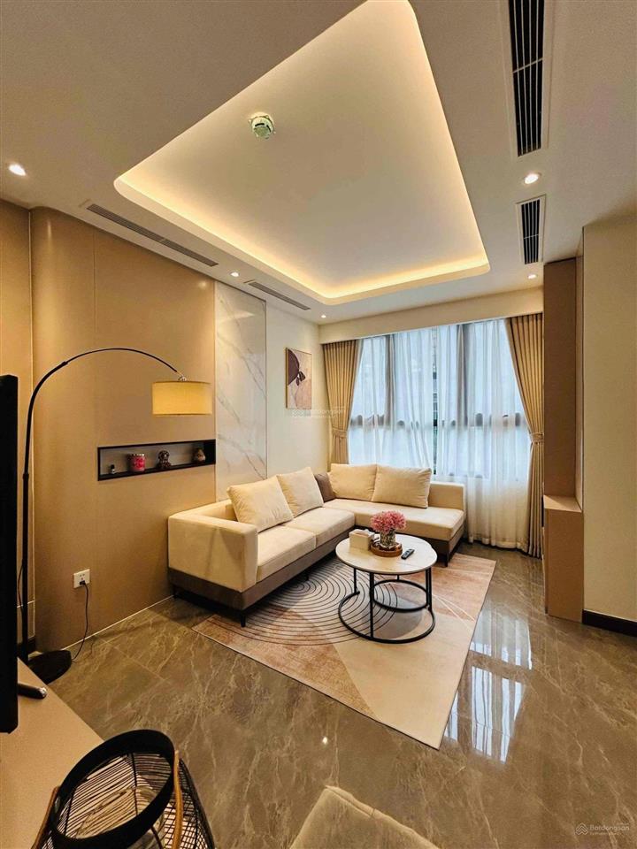 Bán căn góc 2pn 2vs đông nam, view hồ tc giá hời the gloria. bàn giao full nt. sẵn sổ lâu dài
