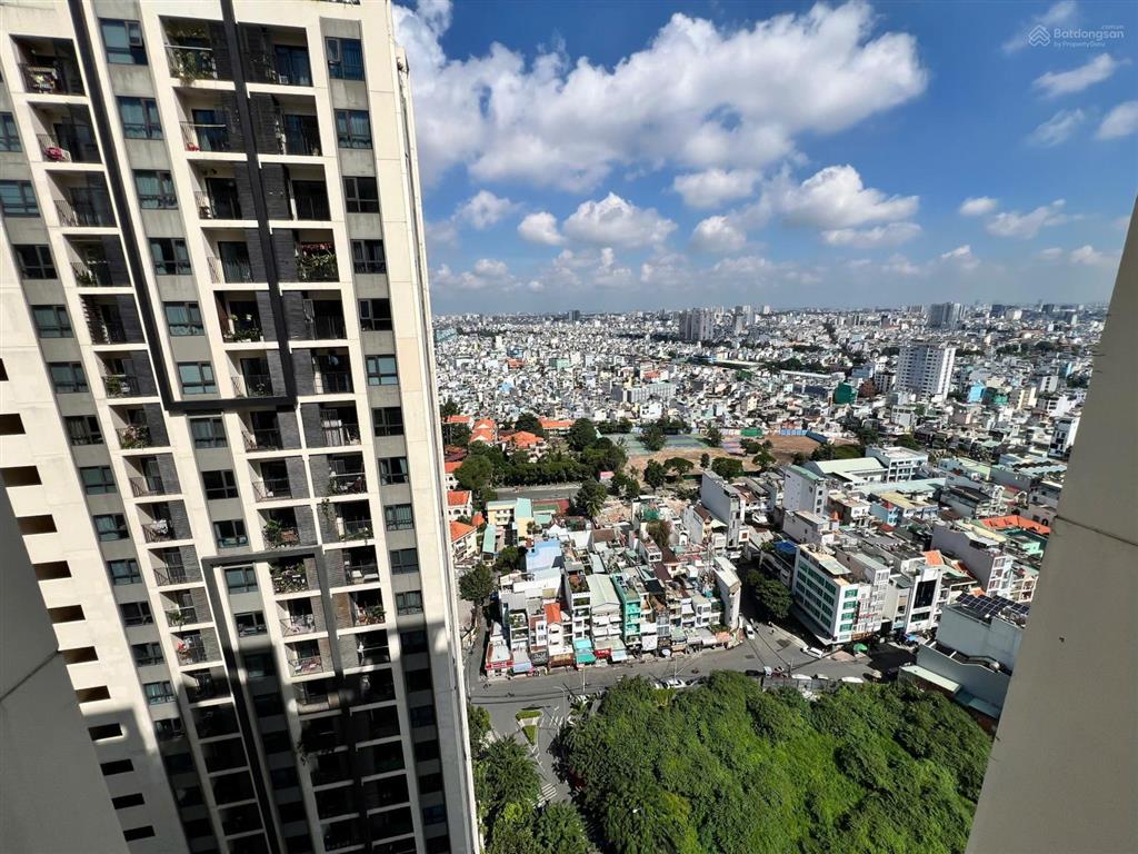 Cho thuê cc hado centrosa garden, giá ưu đãi chỉ với 17 triệu, 61m2, 1pn 1wc