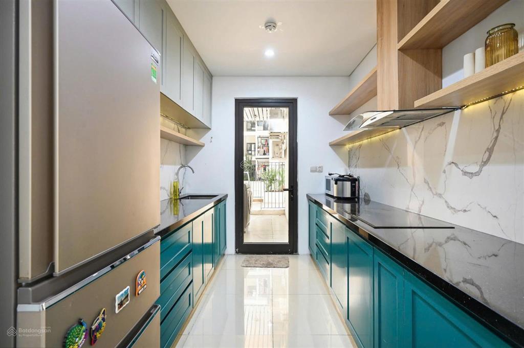 Cho thuê cc 3pn, 2wc, 108m2 kèm thêm 20m2 sân vườn tại hado centrosa garden, 30 triệu, q10, hcm